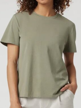 Vuori Feather Short Sleeve Tee, Metal, Size Medium